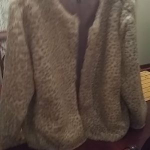 Fox fur animal short coat.